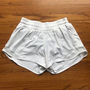 Lululemon Hotty Hot Short 4” White
